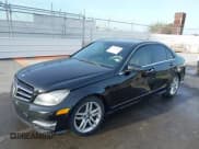 ✅ 2014 Mercedes-Benz C 250 Sport • VIN: WDDGF4HB5EA933412 • Lot: 41937278. Wystawiony na IAAI z przebiegiem 110 016 mil. Bezpłatny archiwum sprzedaży aukcyjnych z USA i szczegółowy raport historii pojazdu na DreamBid. Zdjęcie 18.