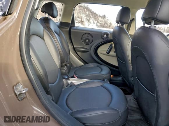 ✅ 2012 MINI Countryman S • VIN: WMWZC3C53CWL81042 • Lot: 95355005. Wystawiony na Copart z przebiegiem 135 325 mil. Bezpłatny archiwum sprzedaży aukcyjnych z USA i szczegółowy raport historii pojazdu na DreamBid. Zdjęcie 10.