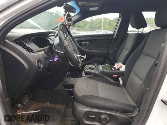 ✅ 2014 Ford Police Interceptor • VIN: 1FAHP2MK0EG148451 • Lot: 69101515. Wystawiony na Copart z przebiegiem 192 918 mil. Bezpłatny archiwum sprzedaży aukcyjnych z USA i szczegółowy raport historii pojazdu na DreamBid. Zdjęcie 7.