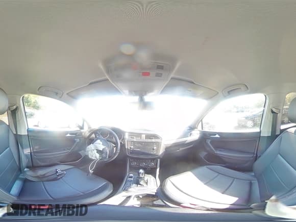 ✅ 2018 Volkswagen Tiguan SEL • VIN: 3VV2B7AX8JM100502 • Lot: 81006435. Listed on Copart with 89,904 mi. Free auction sales archive from the USA and detailed vehicle history report at DreamBid. Image 15.