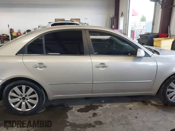 2009 Hyundai Sonata SE with VIN 5NPEU46F99H422913, listed as a IAAI auction lot 42339215 with 184,514 mi miles and . Bid and sale history available at DreamBid. Image 13.