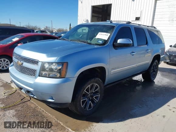 ✅ 2011 Chevrolet Suburban LTZ • VIN: 1GNSCKE06BR257111 • Lot: 43611568. Listed on IAAI with 219,786 mi. Free auction sales archive from the USA and detailed vehicle history report at DreamBid. Image 17.