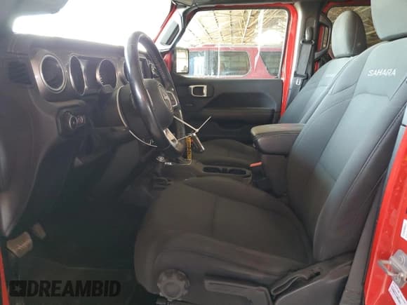 ✅ 2020 Jeep Wrangler Unlimited Sahara Altitude • VIN: 1C4HJXEN8LW268874 • Lot: 58557845. Wystawiony na Copart z przebiegiem 77 708 mil. Bezpłatny archiwum sprzedaży aukcyjnych z USA i szczegółowy raport historii pojazdu na DreamBid. Zdjęcie 7.