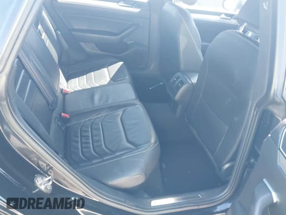 ✅ 2019 Volkswagen Arteon SEL R-Line • VIN: WVWHR7AN0KE024591 • Лот: 41741623. Опубликован ранее на IAAI с пробегом 62 947 миль. Бесплатный доступ к архиву аукционных продаж из США и подробный отчёт об истории автомобиля на DreamBid. Изображение 8.