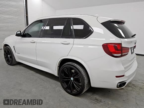 ✅ 2018 BMW X5 xDrive50i • VIN: 5UXKR6C50J0U15456 • Лот: 72103535. Опубликован ранее на Copart с пробегом 116 987 миль. Бесплатный доступ к архиву аукционных продаж из США и подробный отчёт об истории автомобиля на DreamBid. Изображение 2.