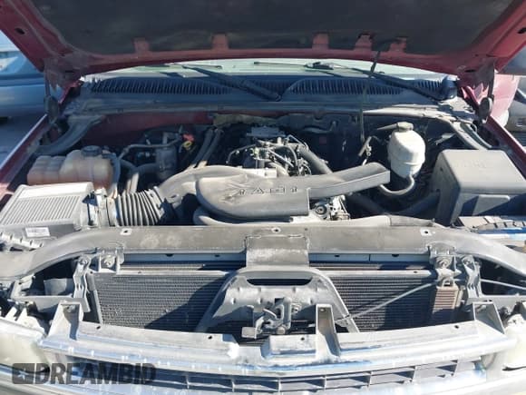 ✅ 2004 Chevrolet Tahoe LT • VIN: 1GNEC13ZX4R166600 • Лот: 41728301. Опубликован ранее на IAAI с пробегом 245 044 миль. Бесплатный доступ к архиву аукционных продаж из США и подробный отчёт об истории автомобиля на DreamBid. Изображение 10.