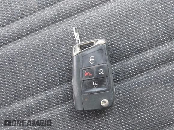 ✅ 2022 Volkswagen Tiguan S • VIN: 3VV1B7AX5NM030779 • Лот: 41877605. Опубликован ранее на IAAI с пробегом 39 261 миль. Бесплатный доступ к архиву аукционных продаж из США и подробный отчёт об истории автомобиля на DreamBid. Изображение 11.