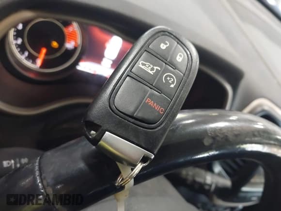 ✅ 2018 Jeep Cherokee Limited • VIN: 1C4PJMDX1JD562574 • Лот: 43318282. Опубликован ранее на IAAI с пробегом 136 440 миль. Бесплатный доступ к архиву аукционных продаж из США и подробный отчёт об истории автомобиля на DreamBid. Изображение 12.