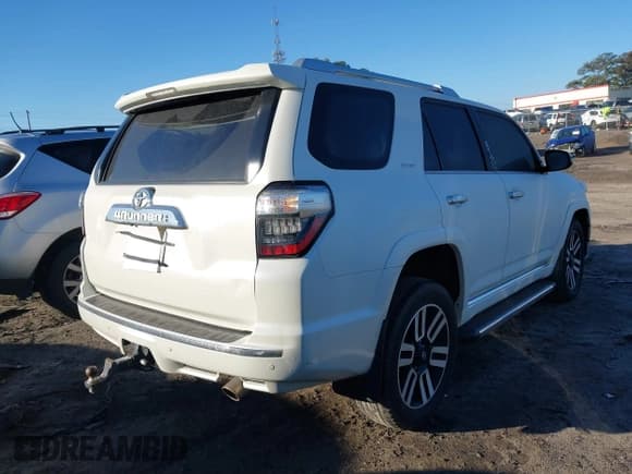 ✅ 2018 Toyota 4Runner SR5 • VIN: JTEBU5JR2J5558620 • Lot: 41486145. Wystawiony na IAAI z przebiegiem 172 007 mil. Bezpłatny archiwum sprzedaży aukcyjnych z USA i szczegółowy raport historii pojazdu na DreamBid. Zdjęcie 4.