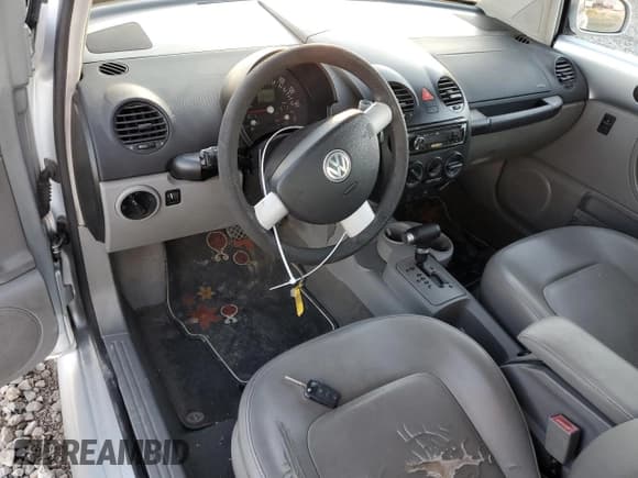 ✅ 2005 Volkswagen Beetle GLS • VIN: 3VWCR31C65M418142 • Lot: 78430224. Listed on Copart with 22,127 mi. Free auction sales archive from the USA and detailed vehicle history report at DreamBid. Image 8.