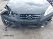 ✅ 2010 Hyundai Genesis Coupe • VIN: KMHHU6KH0AU017481 • Lot: 43252589. Wystawiony na IAAI z przebiegiem 132 076 mil. Bezpłatny archiwum sprzedaży aukcyjnych z USA i szczegółowy raport historii pojazdu na DreamBid. Zdjęcie 6.