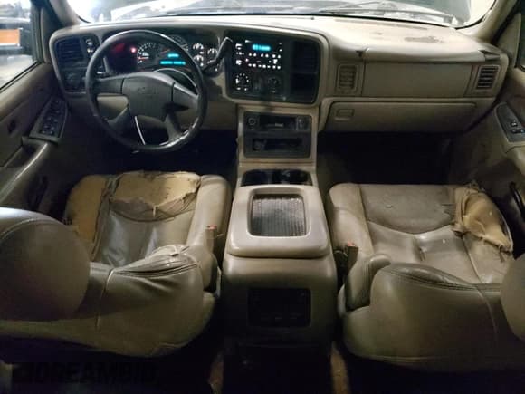 ✅ 2004 Chevrolet Suburban LT • VIN: 1GNFK16Z54J124627 • Лот: 51270935. Опубликован ранее на Copart с пробегом 246 179 миль. Бесплатный доступ к архиву аукционных продаж из США и подробный отчёт об истории автомобиля на DreamBid. Изображение 8.