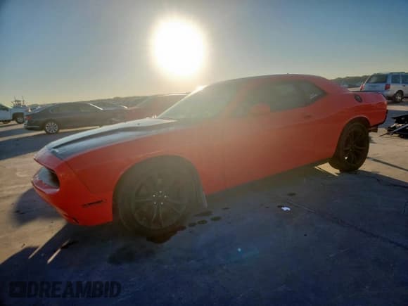 ✅ 2018 Dodge Challenger SXT • VIN: 2C3CDZAG6JH328168 • Lot: 90896255. Wystawiony na Copart z przebiegiem Nie podano. Bezpłatny archiwum sprzedaży aukcyjnych z USA i szczegółowy raport historii pojazdu na DreamBid. Zdjęcie 1.