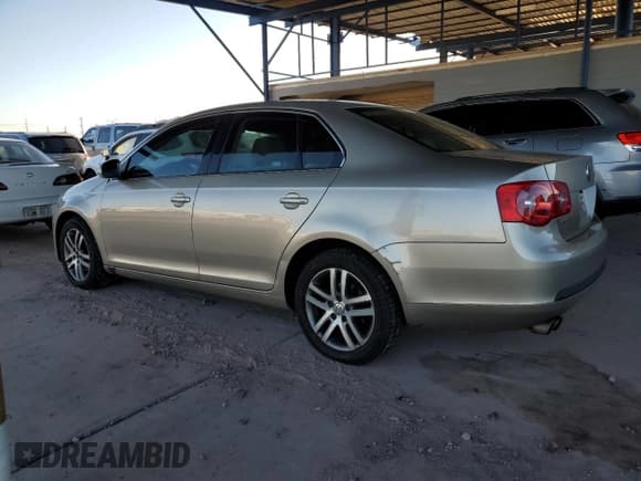 ✅ 2005 Volkswagen Jetta 2.5L • VIN: 3VWSF71K75M639543 • Lot: 52811025. Listed on Copart with 221,793 mi. Free auction sales archive from the USA and detailed vehicle history report at DreamBid. Image 2.