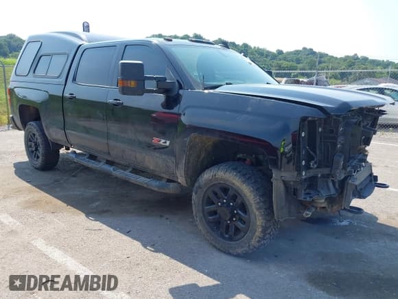 ✅ 2019 Chevrolet Silverado 2500HD LT • VIN: 1GC1KSEG0KF198997 • Lot: 42929829. Listed on IAAI with 40,917 mi. Free auction sales archive from the USA and detailed vehicle history report at DreamBid. Image 1.