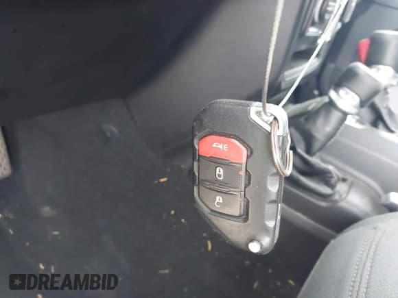 ✅ 2020 Jeep Gladiator Overland • VIN: 1C6HJTFG8LL166086 • Lot: 42016222. Listed on IAAI with 102,232 mi. Free auction sales archive from the USA and detailed vehicle history report at DreamBid. Image 11.