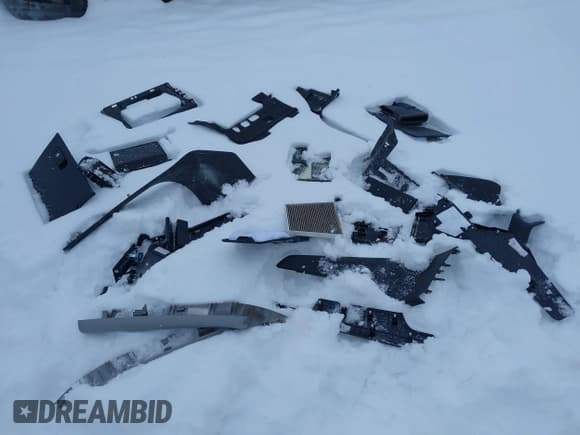 ✅ 2022 Jeep Grand Cherokee Limited • VIN: 1C4RJKBG8N8512334 • Lot: 41504930. Wystawiony na IAAI z przebiegiem Nie podano. Bezpłatny archiwum sprzedaży aukcyjnych z USA i szczegółowy raport historii pojazdu na DreamBid. Zdjęcie 12.