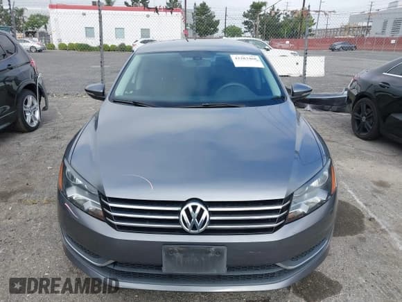 ✅ 2012 Volkswagen Passat S • VIN: 1VWAP7A3XCC096172 • Lot: 42283468. Wystawiony na IAAI z przebiegiem 131 968 mil. Bezpłatny archiwum sprzedaży aukcyjnych z USA i szczegółowy raport historii pojazdu na DreamBid. Zdjęcie 13.