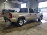 ✅ 2004 Chevrolet Silverado 1500 LS • VIN: 2GCEK13TX41418555 • Lot: 63997115. Wystawiony na Copart z przebiegiem 172 329 mil. Bezpłatny archiwum sprzedaży aukcyjnych z USA i szczegółowy raport historii pojazdu na DreamBid. Zdjęcie 3.