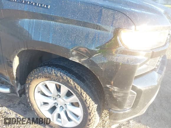 2021 Chevrolet Silverado 1500 Custom z VIN 1GCPYBEKXMZ151393, wystawiony jako IAAI lot #43363589 z przebiegiem 161 635 mil mil oraz . Historia ofert i sprzedaży dostępna na DreamBid. Obrazek 19.