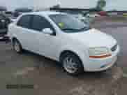 2006 Chevrolet Aveo LS z VIN KL1TD56676B559771, wystawiony jako IAAI lot #42096305 z przebiegiem 179 689 mil mil oraz . Historia ofert i sprzedaży dostępna na DreamBid. Obrazek 1.