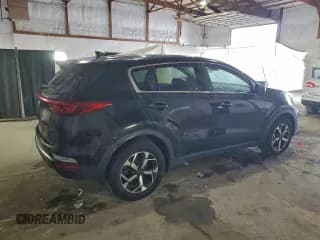 ✅ 2020 Kia Sportage LX • VIN: KNDPM3AC3L7798020 • Лот: 93257555. Опубликован ранее на Copart с пробегом 79 390 миль. Бесплатный доступ к архиву аукционных продаж из США и подробный отчёт об истории автомобиля на DreamBid. Изображение 3.