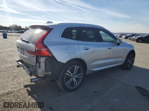 ✅ 2021 Volvo XC60 Momentum • VIN: YV4A22RK9M1765221 • Lot: 91441655. Listed on Copart with 49,616 mi. Free auction sales archive from the USA and detailed vehicle history report at DreamBid. Image 3.