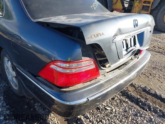 ✅ 2002 Acura RL • VIN: JH4KA96502C000240 • Лот: 43412706. Опубликован ранее на IAAI с пробегом Не указан. Бесплатный доступ к архиву аукционных продаж из США и подробный отчёт об истории автомобиля на DreamBid. Изображение 6.