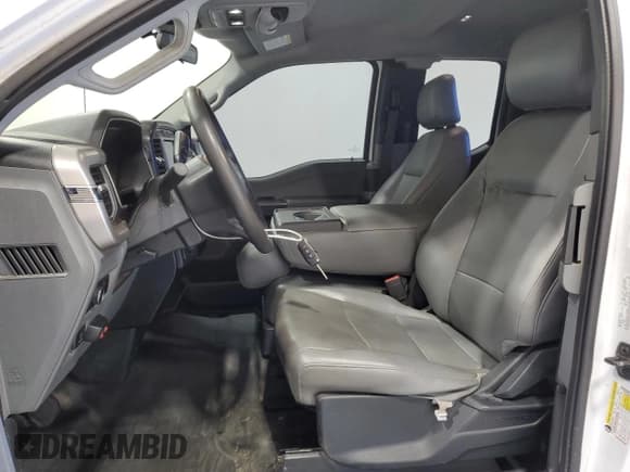 ✅ 2021 Ford F-150 XL • VIN: 1FTFX1E55MFC96779 • Lot: 86453675. Listed on Copart with 88,306 mi. Free auction sales archive from the USA and detailed vehicle history report at DreamBid. Image 7.