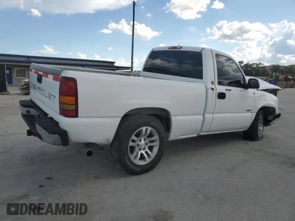 ✅ 2002 Chevrolet Silverado 1500 • VIN: 1GCEK14V02Z132217 • Лот: 68937125. Опубликован ранее на Copart с пробегом 236 778 миль. Бесплатный доступ к архиву аукционных продаж из США и подробный отчёт об истории автомобиля на DreamBid. Изображение 3.