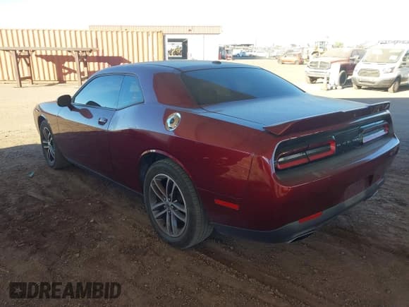 ✅ 2019 Dodge Challenger SXT • VIN: 2C3CDZGG8KH611261 • Lot: 43655286. Listed on IAAI with 325,665 mi. Free auction sales archive from the USA and detailed vehicle history report at DreamBid. Image 3.