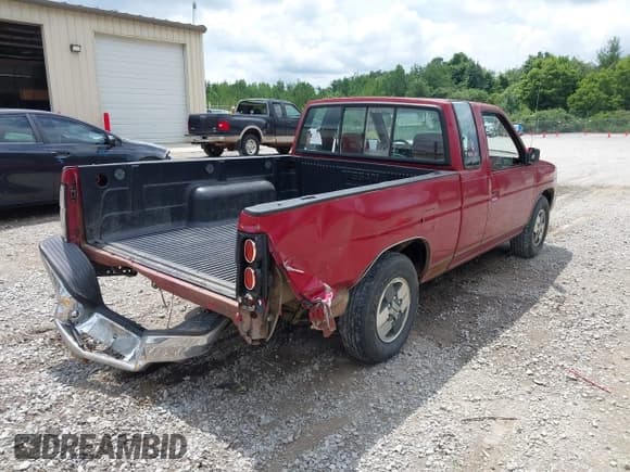 ✅ 1990 Nissan Hardbody • VIN: 1N6HD16S2LC394462 • Lot: 42623095. Wystawiony na IAAI z przebiegiem 411 846 mil. Bezpłatny archiwum sprzedaży aukcyjnych z USA i szczegółowy raport historii pojazdu na DreamBid. Zdjęcie 6.