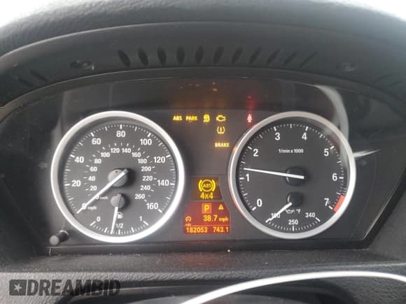 ✅ 2011 BMW X6 50i • VIN: 5UXFG8C58BLZ96661 • Lot: 60905505. Wystawiony na Copart z przebiegiem 182 053 mil. Bezpłatny archiwum sprzedaży aukcyjnych z USA i szczegółowy raport historii pojazdu na DreamBid. Zdjęcie 9.