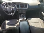 ✅ 2020 Dodge Charger SXT • VIN: 2C3CDXBG9LH195864 • Lot: 84933885. Wystawiony na Copart z przebiegiem 117 589 mil. Bezpłatny archiwum sprzedaży aukcyjnych z USA i szczegółowy raport historii pojazdu na DreamBid. Zdjęcie 8.