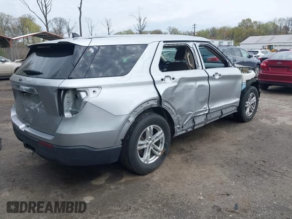 ✅ 2022 Ford Explorer • VIN: 1FMSK7BH9NGA08252 • Лот: 42012523. Опубликован ранее на IAAI с пробегом 122 293 миль. Бесплатный доступ к архиву аукционных продаж из США и подробный отчёт об истории автомобиля на DreamBid. Изображение 4.