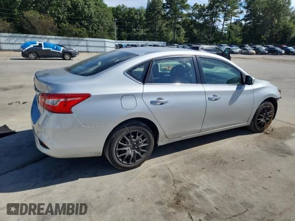 ✅ 2018 Nissan Sentra S • VIN: 3N1AB7AP2JY334947 • Lot: 84950165. Wystawiony na Copart z przebiegiem 167 361 mil. Bezpłatny archiwum sprzedaży aukcyjnych z USA i szczegółowy raport historii pojazdu na DreamBid. Zdjęcie 3.