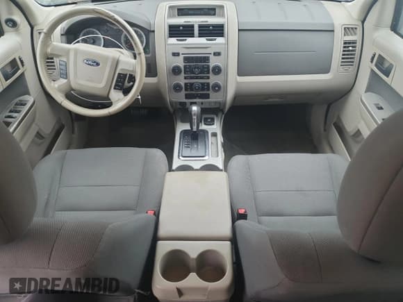 ✅ 2009 Ford Escape Hybrid • VIN: 1FMCU49349KB08687 • Lot: 56689045. Wystawiony na Copart z przebiegiem 160 104 mil. Bezpłatny archiwum sprzedaży aukcyjnych z USA i szczegółowy raport historii pojazdu na DreamBid. Zdjęcie 8.