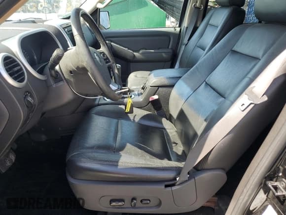 ✅ 2008 Mercury Mountaineer Premier • VIN: 4M2EU488X8UJ07082 • Lot: 57134635. Listed on Copart with 177,599 mi. Free auction sales archive from the USA and detailed vehicle history report at DreamBid. Image 7.
