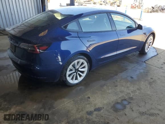 ✅ 2023 Tesla Model 3 • VIN: 5YJ3E1EA4PF449389 • Lot: 57634425. Wystawiony na Copart z przebiegiem 101 402 mil. Bezpłatny archiwum sprzedaży aukcyjnych z USA i szczegółowy raport historii pojazdu na DreamBid. Zdjęcie 3.