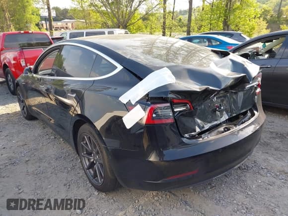 ✅ 2018 Tesla Model 3 Long Range Battery • VIN: 5YJ3E1EA6JF069901 • Lot: 42054027. Wystawiony na IAAI z przebiegiem 78 007 mil. Bezpłatny archiwum sprzedaży aukcyjnych z USA i szczegółowy raport historii pojazdu na DreamBid. Zdjęcie 3.