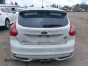 ✅ 2014 Ford Focus ST • VIN: 1FADP3L90EL402802 • Лот: 42434289. Опубликован ранее на IAAI с пробегом 172 508 миль. Бесплатный доступ к архиву аукционных продаж из США и подробный отчёт об истории автомобиля на DreamBid. Изображение 17.