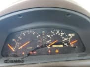 ✅ 2000 Lexus ES 300 • VIN: JT8BF28G9Y5102317 • Lot: 63006745. Wystawiony na Copart z przebiegiem 150 241 mil. Bezpłatny archiwum sprzedaży aukcyjnych z USA i szczegółowy raport historii pojazdu na DreamBid. Zdjęcie 9.