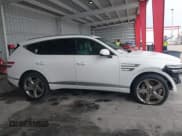 ✅ 2023 Genesis GV80 • VIN: KMUHCESCXPU124632 • Lot: 42648880. Wystawiony na IAAI z przebiegiem 21 713 mil. Bezpłatny archiwum sprzedaży aukcyjnych z USA i szczegółowy raport historii pojazdu na DreamBid. Zdjęcie 14.