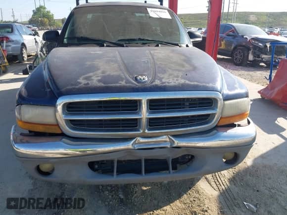 2000 Dodge Dakota with VIN 1B7FL26X5YS739995, listed as a IAAI auction lot 41694016 with 197,663 mi miles and . Bid and sale history available at DreamBid. Image 6.