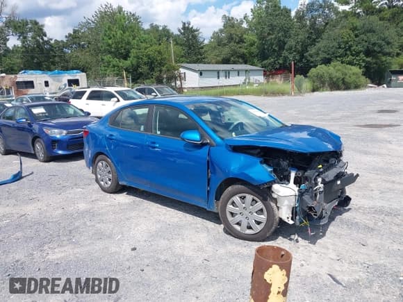 ✅ 2021 Kia Rio S • VIN: 3KPA24AD6ME379834 • Лот: 43038642. Опубликован ранее на IAAI с пробегом 131 338 миль. Бесплатный доступ к архиву аукционных продаж из США и подробный отчёт об истории автомобиля на DreamBid. Изображение 1.