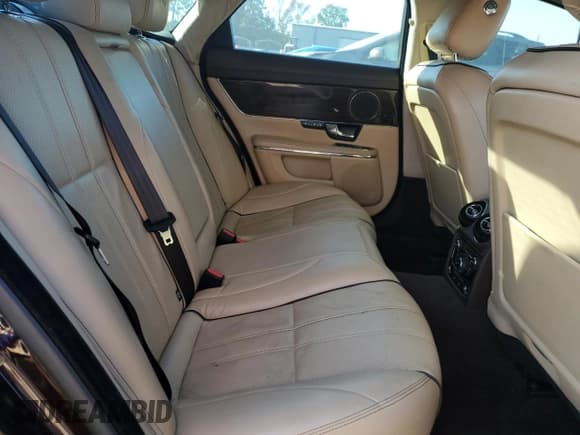 ✅ 2011 Jaguar XJ • VIN: SAJWA1CB6BLV06221 • Lot: 91406675. Listed on Copart with 106,240 mi. Free auction sales archive from the USA and detailed vehicle history report at DreamBid. Image 10.