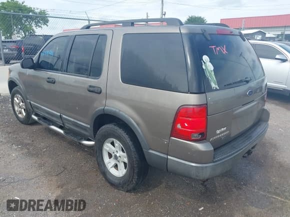 ✅ 2003 Ford Explorer XLT • VIN: 1FMZU63KX3UB09246 • Лот: 42470144. Опубликован ранее на IAAI с пробегом 247 966 миль. Бесплатный доступ к архиву аукционных продаж из США и подробный отчёт об истории автомобиля на DreamBid. Изображение 3.