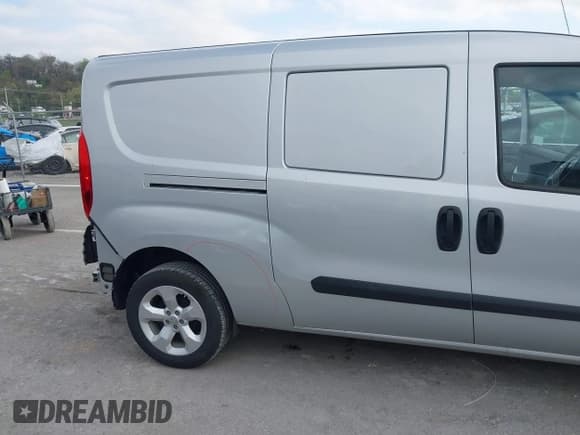 ✅ 2022 Ram ProMaster City Cargo Tradesman • VIN: ZFBHRFAB8N6X75407 • Lot: 42011880. Wystawiony na IAAI z przebiegiem 18 509 mil. Bezpłatny archiwum sprzedaży aukcyjnych z USA i szczegółowy raport historii pojazdu na DreamBid. Zdjęcie 20.