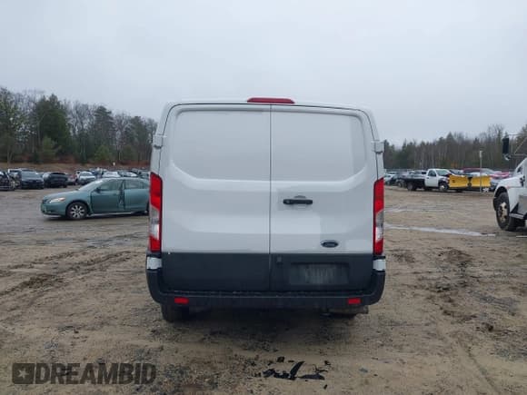 ✅ 2023 Ford Transit Cargo • VIN: 1FTBR1Y80PKA22691 • Lot: 41789744. Wystawiony na IAAI z przebiegiem 35 748 mil. Bezpłatny archiwum sprzedaży aukcyjnych z USA i szczegółowy raport historii pojazdu na DreamBid. Zdjęcie 16.