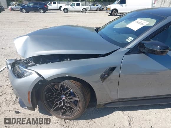 ✅ 2023 BMW M4 Competition xDrive • VIN: WBS43AZ00PCL57083 • Lot: 43338250. Listed on IAAI with Not provided. Free auction sales archive from the USA and detailed vehicle history report at DreamBid. Image 18.